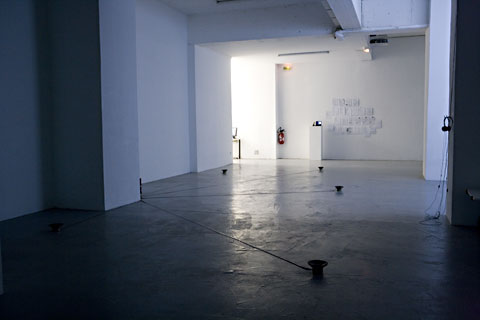 Detach — identical City, Bello BENISCHAUER